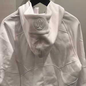 🤍lululemon white scuba 🤍